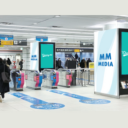 みなとみらい線横浜駅Ｍビジョン