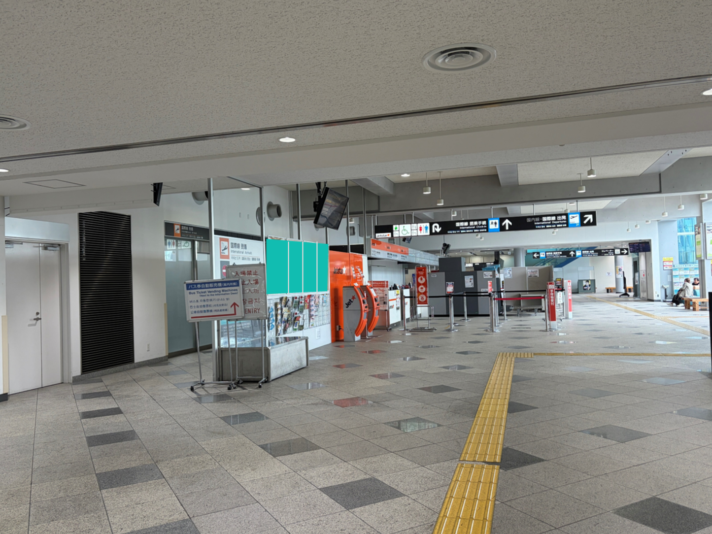 高松机场 1 楼国际线到达大厅 B1 海报